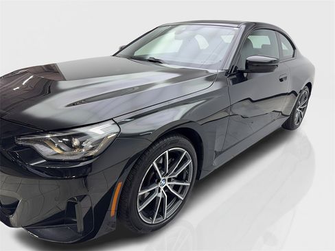 Used 2025 BMW 230i xDrive Coupe w/ Premium Package image 6