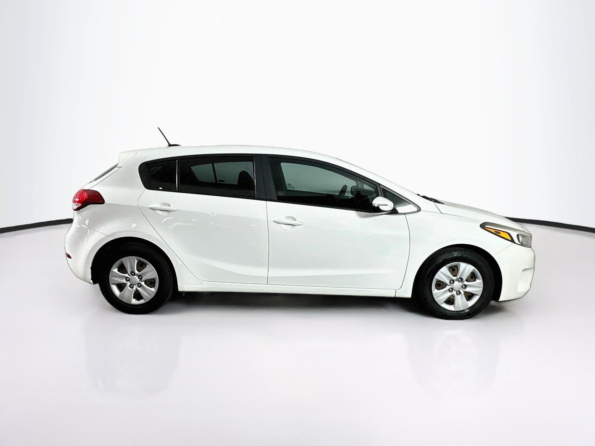 Used 2017 Kia Forte LX FWD image 10