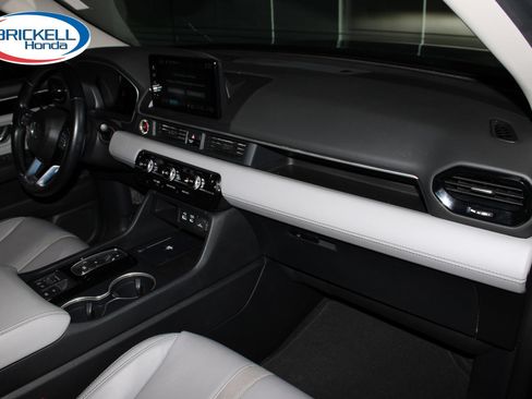 Used 2023 Honda Pilot Touring image 14