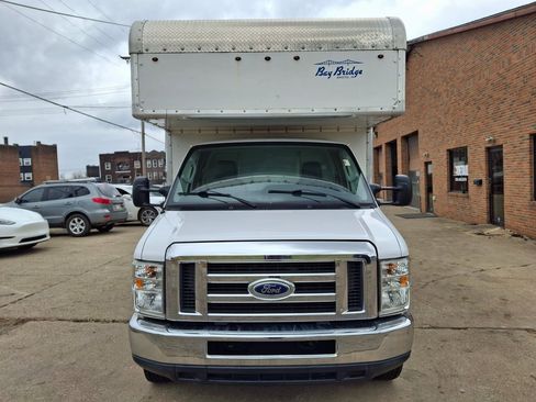 Used 2015 Ford E-350 and Econoline 350 Super Duty image 8