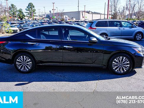 Used 2024 Nissan Altima 2.5 SV image 9