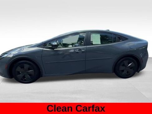 Used 2024 Toyota Prius LE FWD image 3