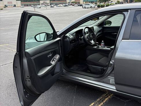 Used 2023 Nissan Sentra SV w/ All-Weather Package FWD image 9