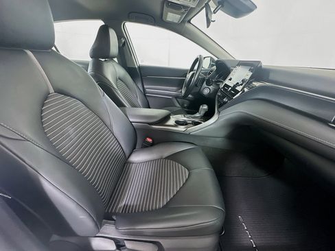 Used 2023 Toyota Camry SE image 29