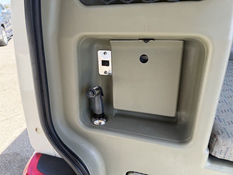Used 1995 Volkswagen Eurovan Camper FWD image 29