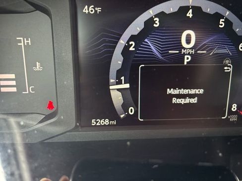 Used 2025 Toyota Tacoma SR5 image 9