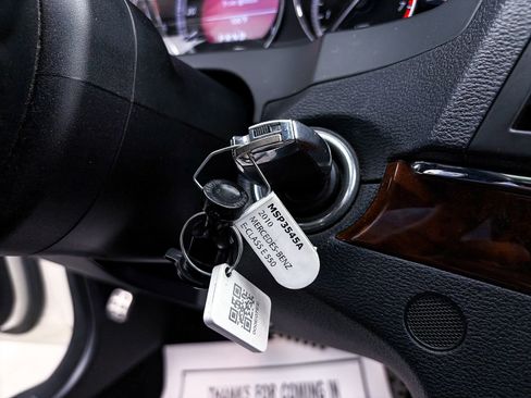 Used 2010 Mercedes-Benz E 550 Coupe image 21