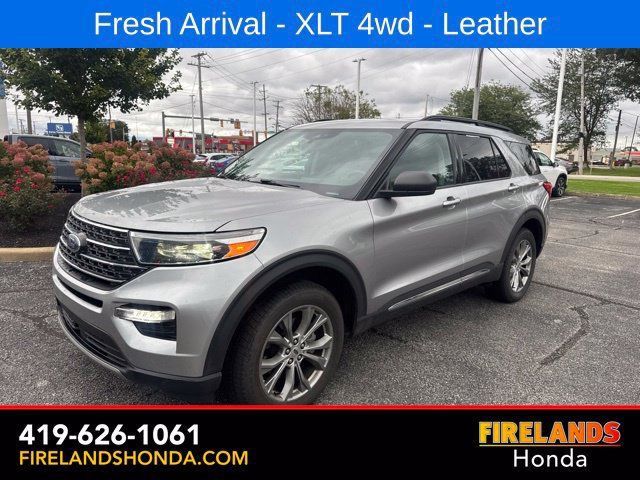 Used 2022 Ford Explorer XLT w/ Equipment Group 202A AWD/4WD image 2
