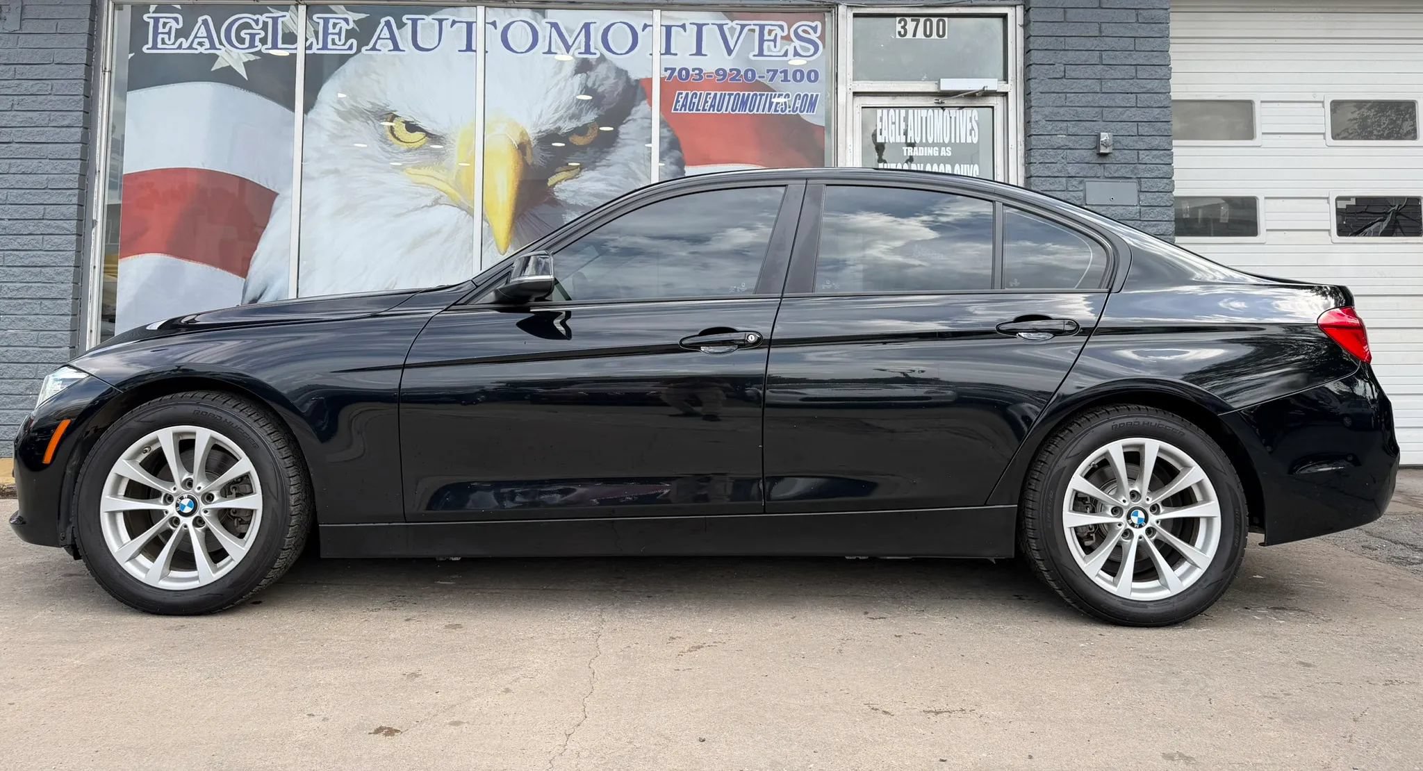 Used 2018 BMW 320i xDrive Sedan AWD/4WD image 6