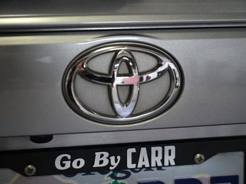 Used 2022 Toyota RAV4 LE image 9