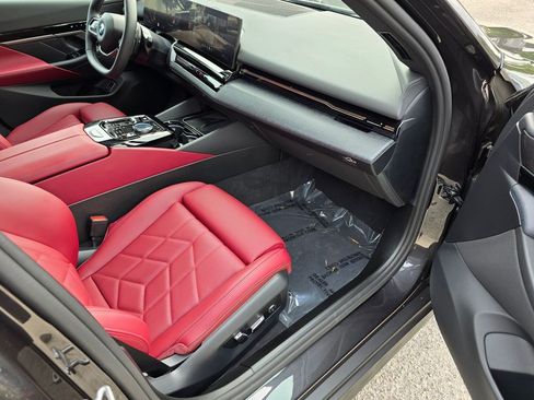 Used 2026 BMW 530i RWD image 32