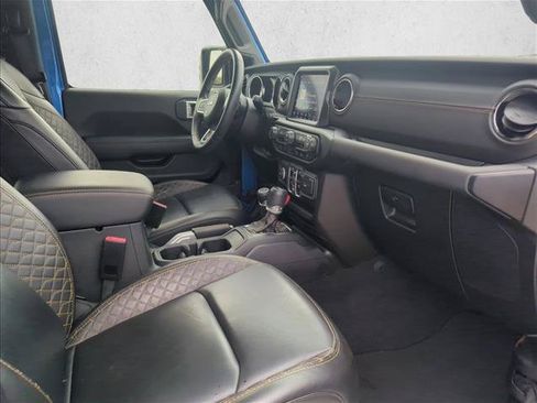 Used 2022 Jeep Wrangler Unlimited Sahara AWD/4WD image 21