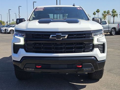 Used 2024 Chevrolet Silverado 1500 LT Trail Boss w/ Convenience Package II image 2