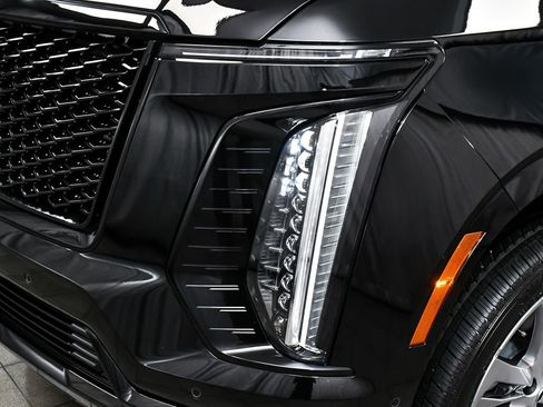 Used 2026 Cadillac Escalade ESV Platinum Sport AWD/4WD image 81