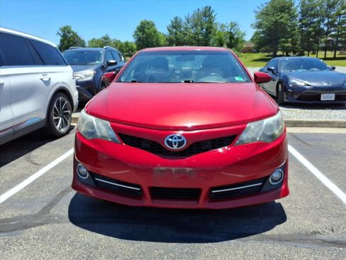 Used 2012 Toyota Camry SE FWD image 6
