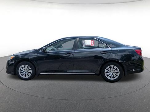 Used 2012 Toyota Camry LE FWD image 2