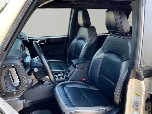 Certified 2025 Ford Bronco Outer Banks w/ Sasquatch Package AWD/4WD image 25
