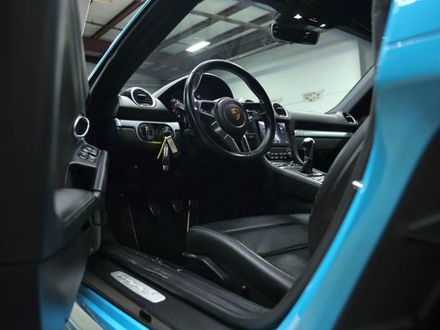 Used 2018 Porsche 718 Cayman S image 25