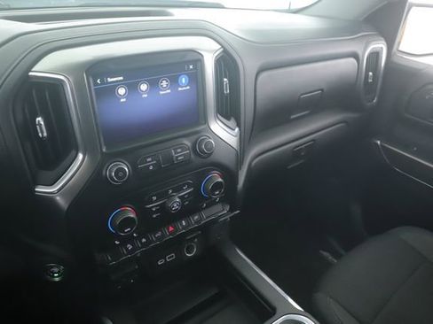 Used 2021 Chevrolet Silverado 1500 LT Trail Boss w/ Convenience Package II image 25