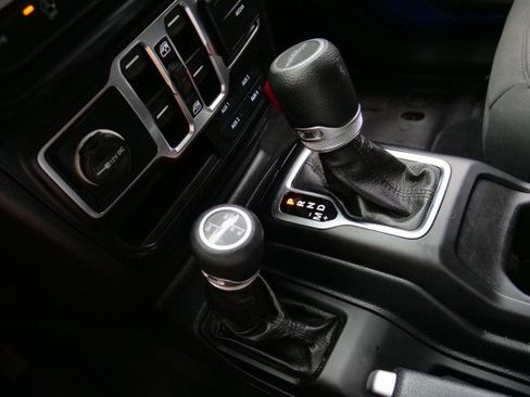 Used 2021 Jeep Gladiator Sport AWD/4WD image 14