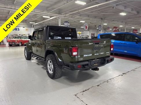Certified 2021 Jeep Gladiator Overland AWD/4WD image 3