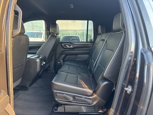 Used 2024 GMC Yukon XL SLT image 27