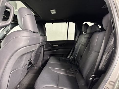 Used 2024 Lexus LX 600 4WD w/ Luxury Package image 25