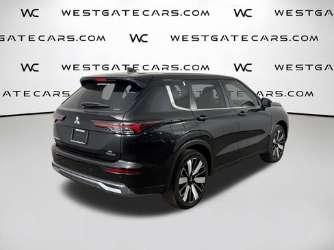 Used 2025 Mitsubishi Outlander AWD image 48
