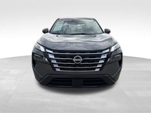 Used 2024 Nissan Rogue SV AWD/4WD image 3