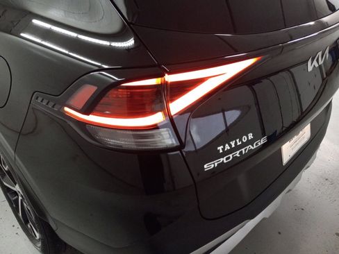 Certified 2024 Kia Sportage EX FWD image 9