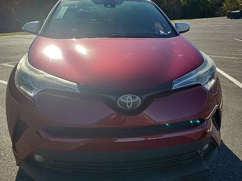 Used 2018 Toyota C-HR XLE image 2