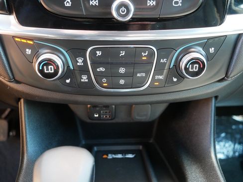 Used 2023 Chevrolet Traverse High Country AWD/4WD image 23