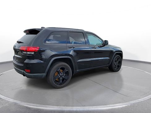 Used 2019 Jeep Grand Cherokee Laredo AWD/4WD image 8