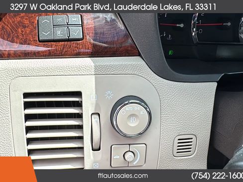 Used 2007 Cadillac DTS w/ Trunk Convenience Package image 62