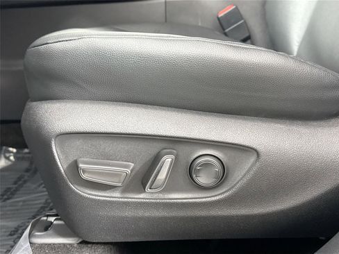 Certified 2025 Toyota Grand Highlander XLE image 28