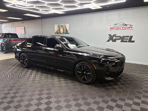 Used 2025 BMW 740i w/ Premium Package image 2