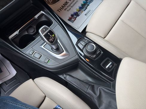 Used 2020 BMW 230i xDrive Convertible image 13