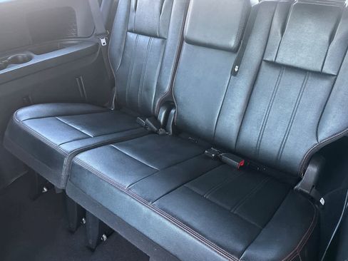 Used 2019 Dodge Grand Caravan GT FWD image 16