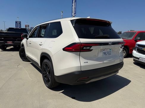 Used 2024 Toyota Grand Highlander AWD image 8