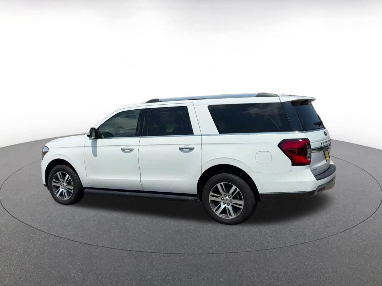 Used 2024 Ford Expedition Max Limited RWD image 9