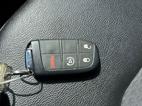 Used 2025 Jeep Compass Latitude image 21