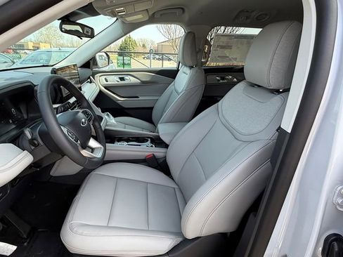 New 2026 Ford Explorer Active image 12