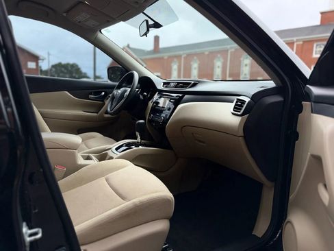 Used 2016 Nissan Rogue SV FWD image 12
