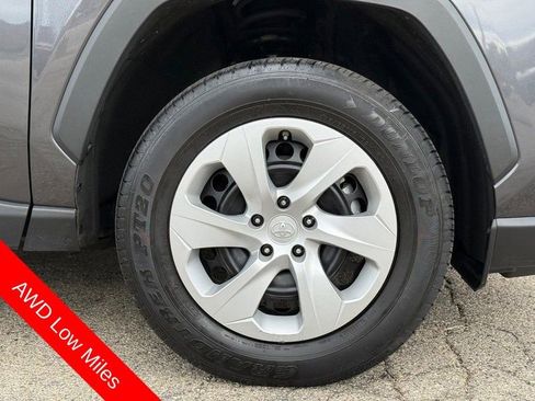 Used 2024 Toyota RAV4 LE AWD/4WD image 9