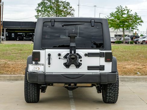 Used 2018 Jeep Wrangler Unlimited Sport S AWD/4WD image 12