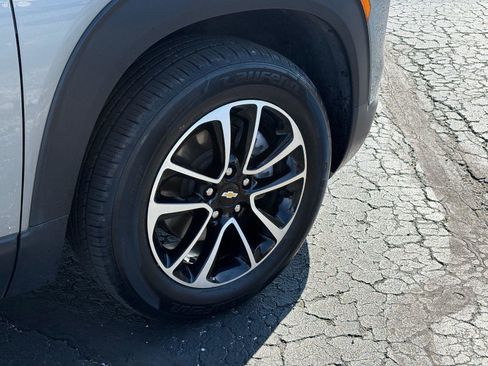 Used 2024 Chevrolet TrailBlazer LT w/ Convenience Package image 9