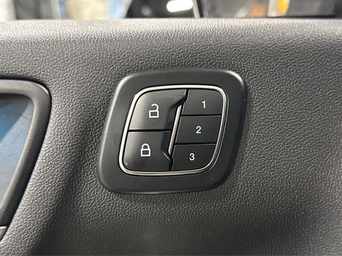 Used 2024 Ford Escape Platinum AWD/4WD image 16