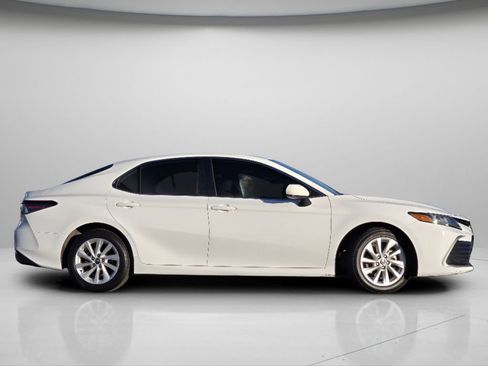 Used 2022 Toyota Camry LE w/ Carpet Mat Package (TMS) image 21