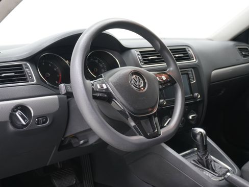 Used 2016 Volkswagen Jetta SE image 10