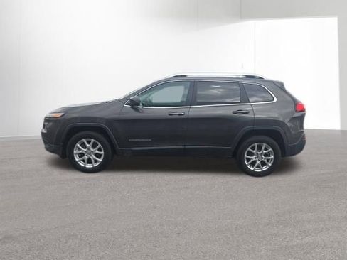 Used 2015 Jeep Cherokee Latitude w/ Comfort/Convenience Group AWD/4WD image 2